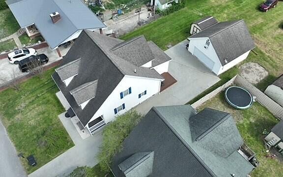 3rd image of 42 May St