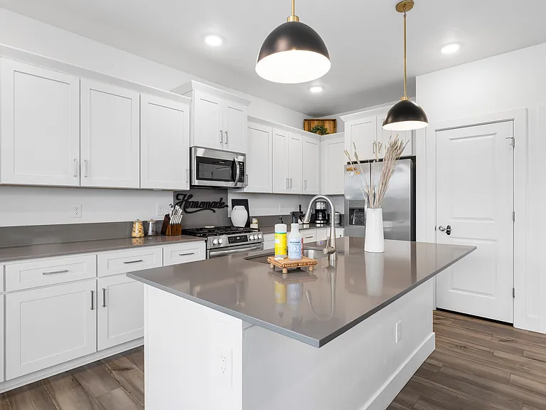 8154 W Fern St — Photo 15