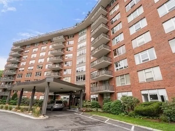 280 Boylston St APT 908, Newton, MA 02467