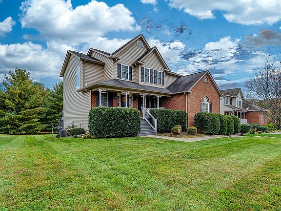 2nd image of 2713 Golden Ivy Dr