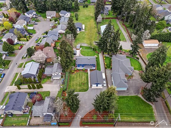 2nd image of 1757 176th Street E