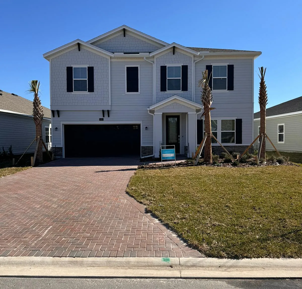5 bed, 2358 sqft, $3,045 — Photo 2