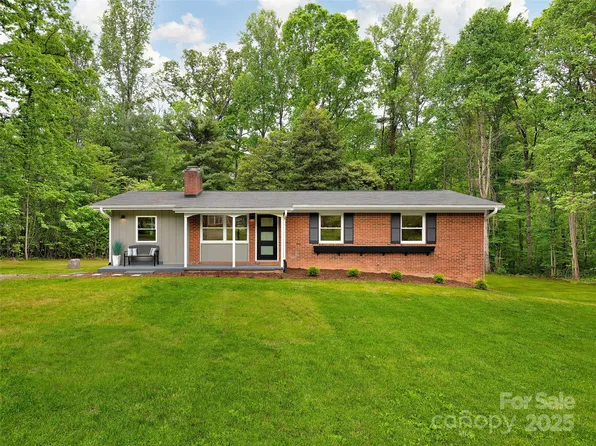 16 Emerson Poore Dr, Candler, NC 28715