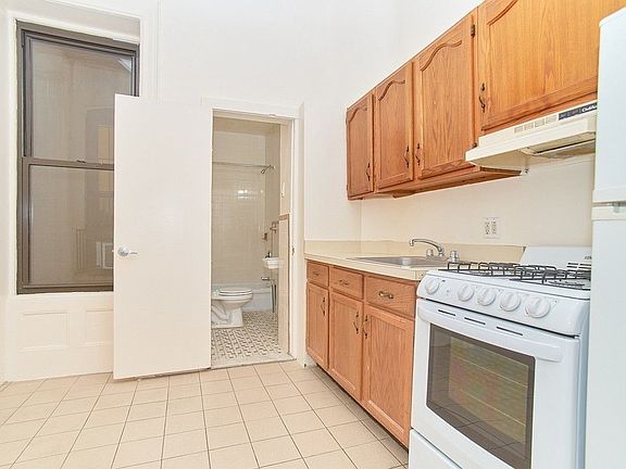 4th image of 209 W 80th St APT 4A