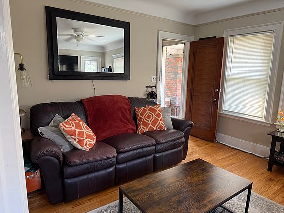 2nd image of 1004 Lakepointe St