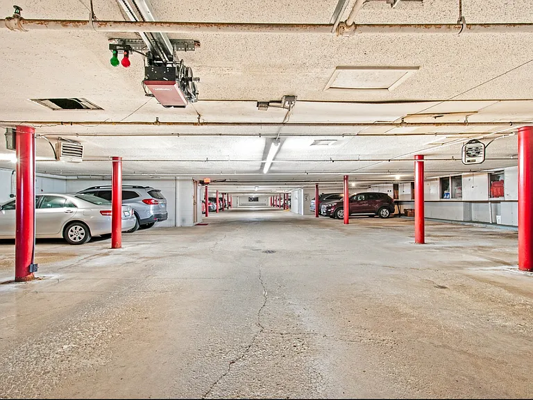 7502 Farmingdale Dr #102 — Photo 14