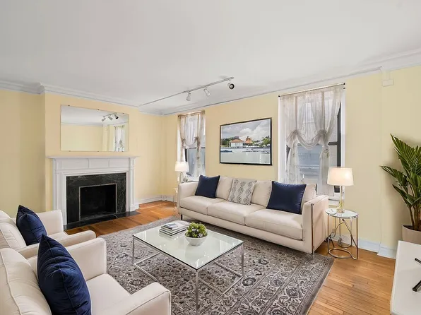 135 W 58th St APT 1C, New York, NY 10019