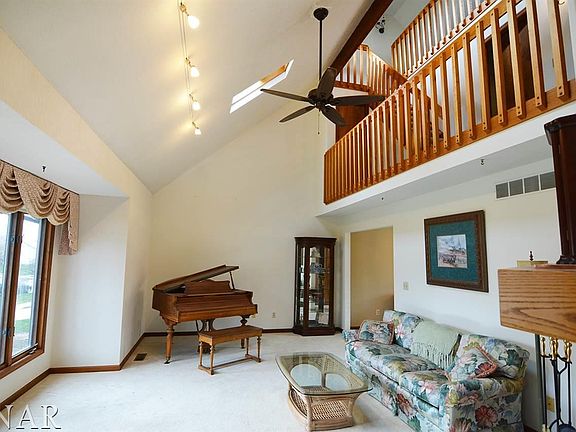 2nd image of 29 Kensington Cir