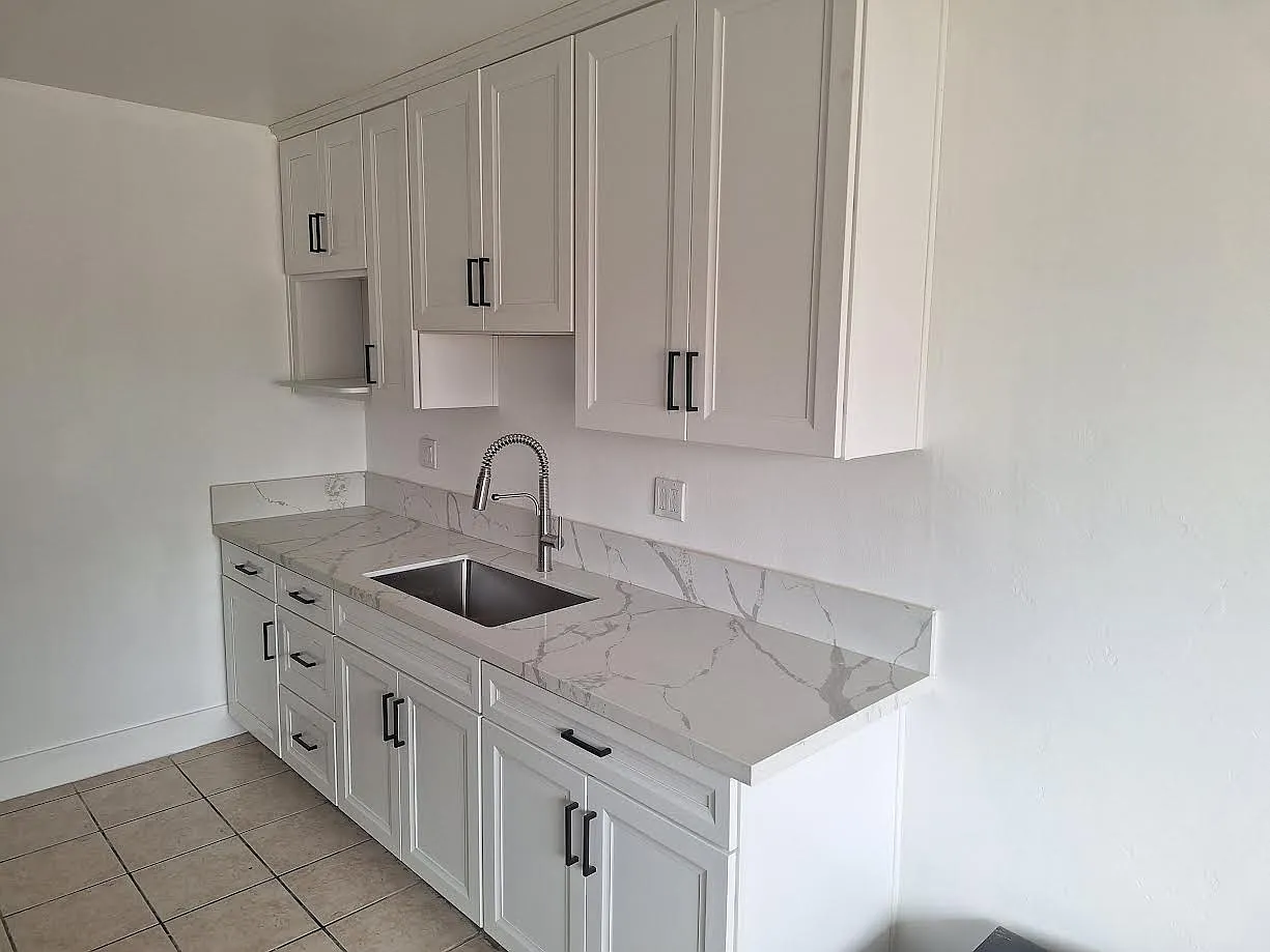 2 bed, 950 sqft, $1,995 — Photo 3