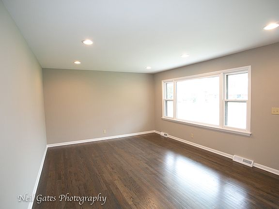 2nd image of 1310 Park Dr