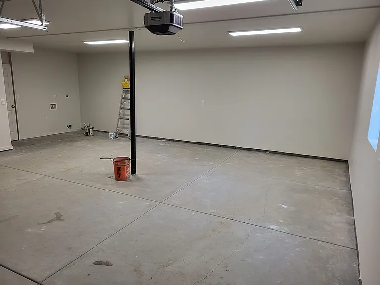 210 N Elden St — Photo 15
