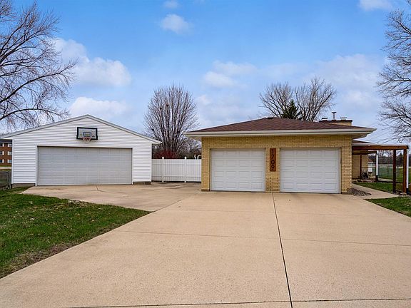4th image of 1709 Brookside Dr