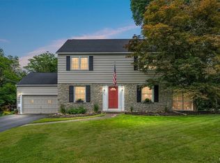 215 Haddonfield Dr, Syracuse, NY 13214