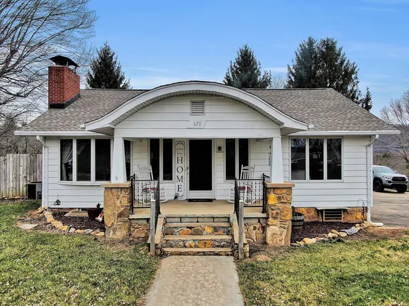 670 Thompson Cove Rd, Clyde, NC 28721