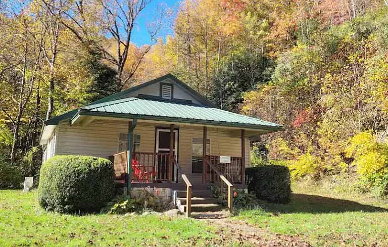 76 Trout Haven Ln — Photo 1