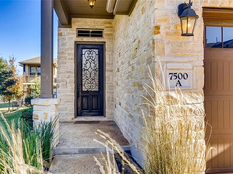 7500 Colina Vista Loop #A — Photo 2