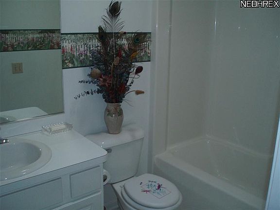5th image of 6284 Jamestowne Dr