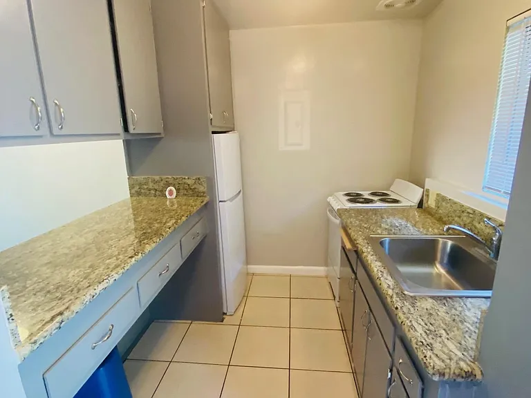 Woodbridge Village Apartments — Photo 10