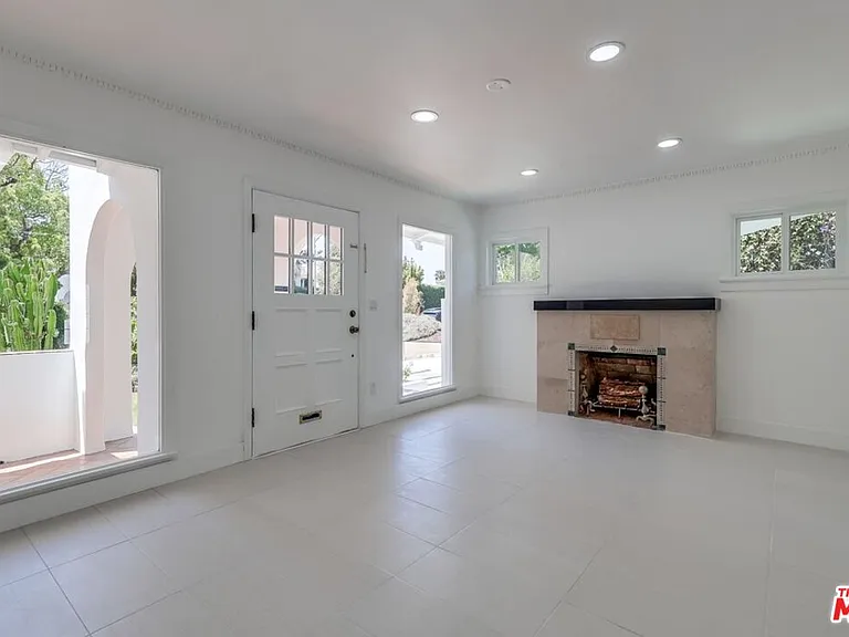 1318 S Longwood Ave — Photo 5