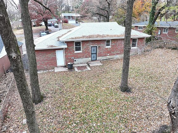 4th image of 808 Valley Dr