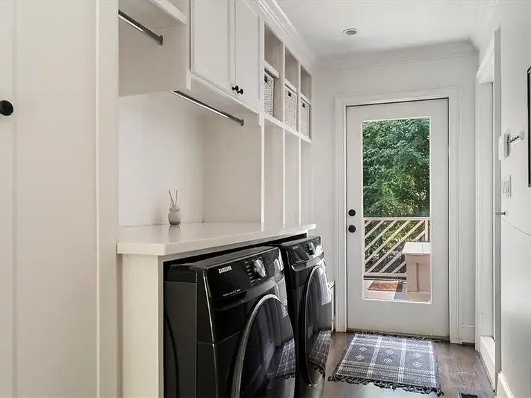 3825 Peachtree Dunwoody Rd NE — Photo 59