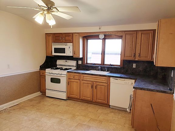 2nd image of 119 Olympia Blvd #2B