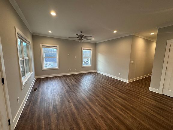 4th image of 2651 Rogers Dr SE