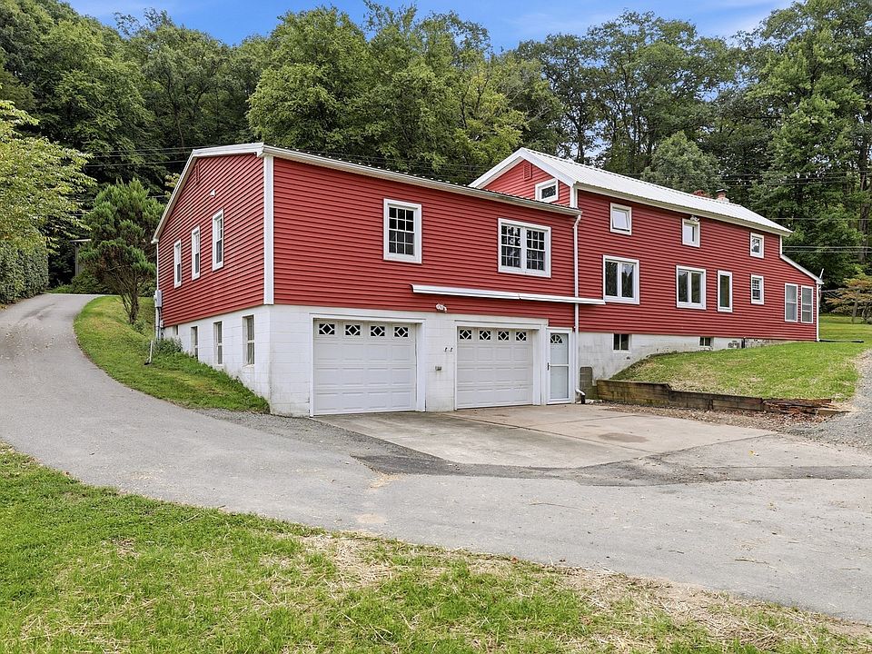 1st image of 200 Hockanum Rd