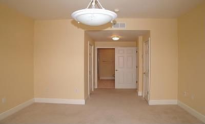 3rd image of 300 N Hudson St Unit 102