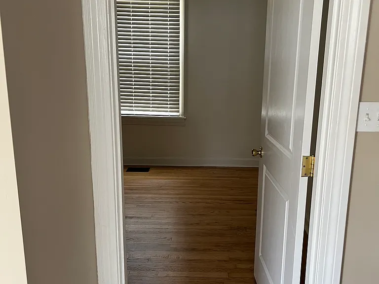 3039 Wentworth Ave — Photo 20