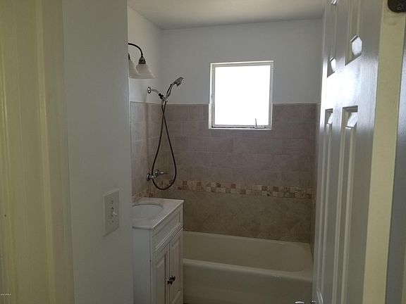 2nd image of 1437 W Garden St