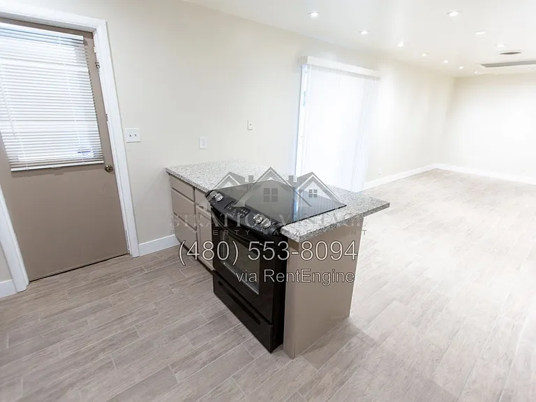 2533 E Blanche Dr — Photo 20