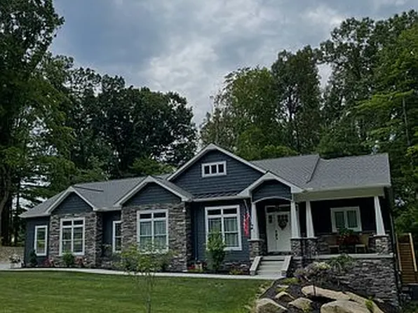 238 E Mohawk Dr, Malvern, OH 44644