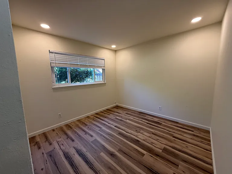 408 Harmony Ln — Photo 12