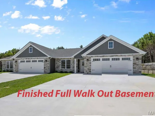 1561 Hickory Lndg, De Soto, MO 63020