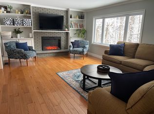 6 Cobb Ln, Jamaica, VT 05343