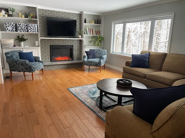 6 Cobb Ln, Jamaica, VT 05343