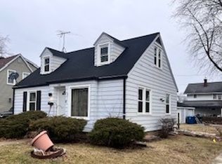 1381 Elizabeth St, Crete, IL 60417