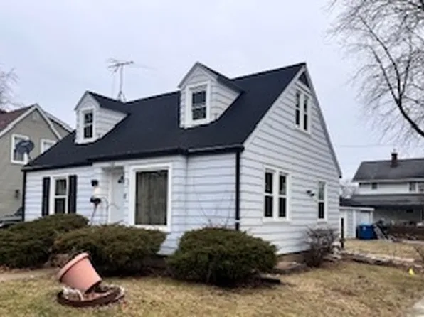 1381 Elizabeth St, Crete, IL 60417