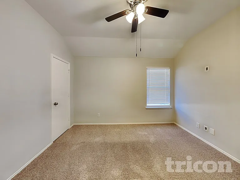 1615 Hillside Dr — Photo 13
