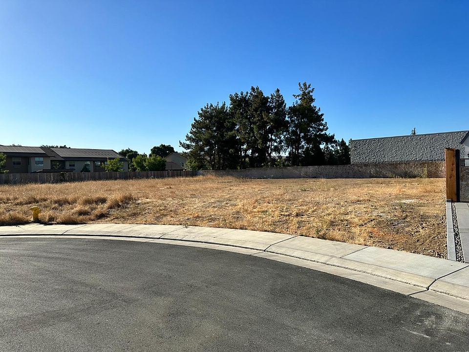 1st image of 2344 Interlaken Ct