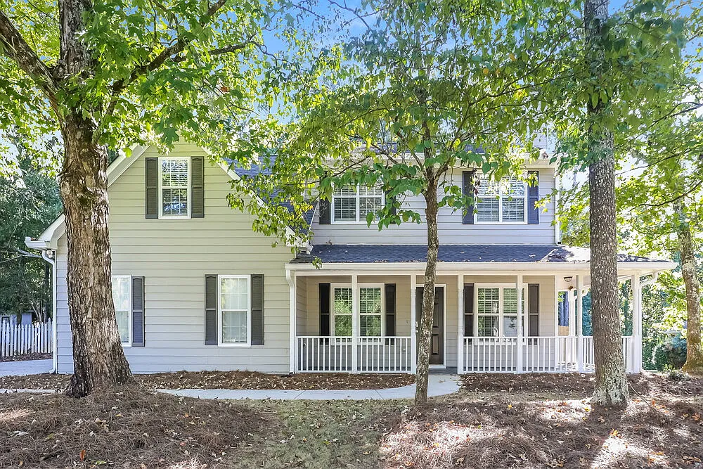 4 bed, 2.5 bath, 1892 sqft, $2,370 — Photo 1
