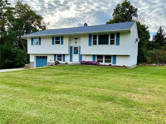 2nd image of 5 Lakeview Dr