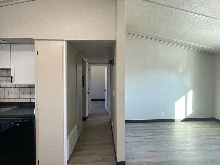 McCook Apartments — Photo 12