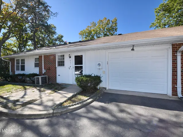 931D Thornhill Court, Lakewood, NJ 08701