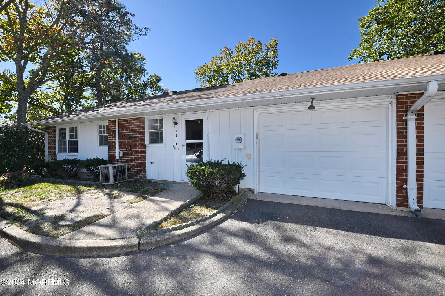 931D Thornhill Court photo 1