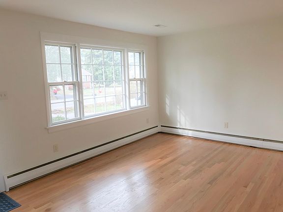 2nd image of 7970 Wynbrook Ln