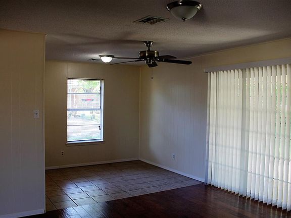 2nd image of 2806 Denise Dr