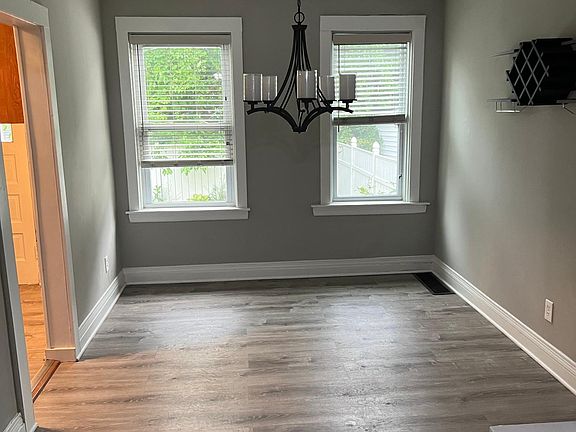 4th image of 1485 Olivewood Ave