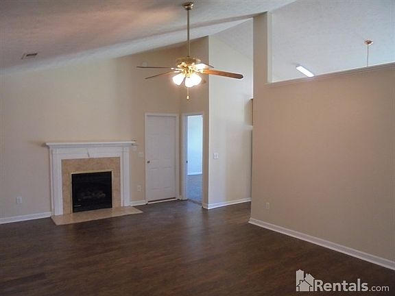 3rd image of 2811 Cherokee Peak Ln